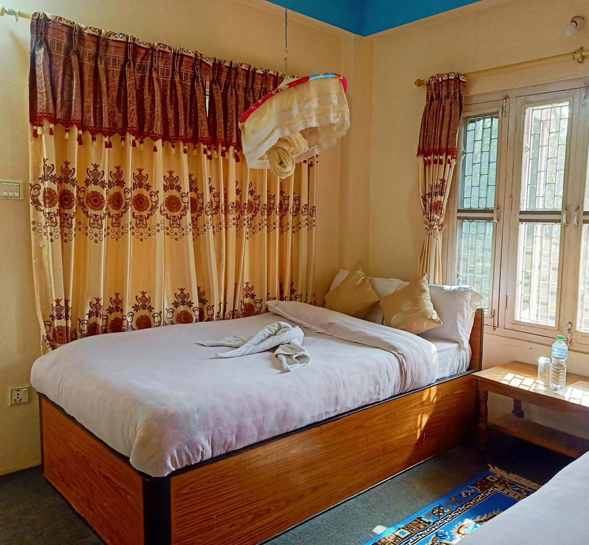 Hotel Rhinoceros-Homestay Sauraha Quarto foto